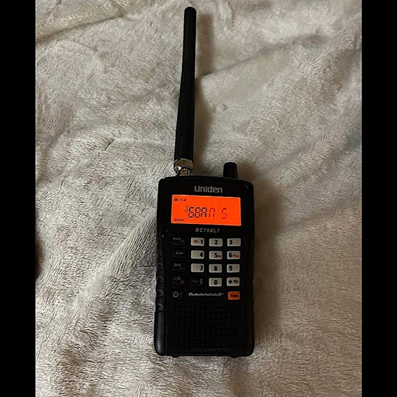 Uniden UN-BC75XLT Radio Scanner - Picture 1 of 1